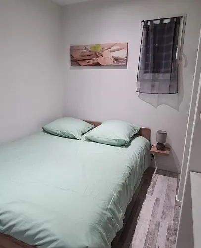 Avec Jacuzzi Apartman